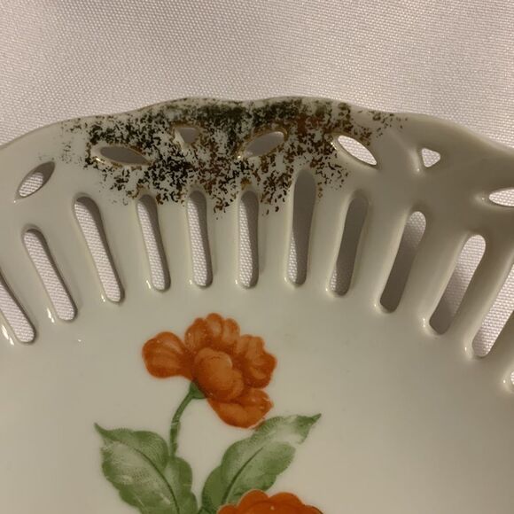 Vintage lattice work orange poppy ceramic bowl. - Picture 4 of 4